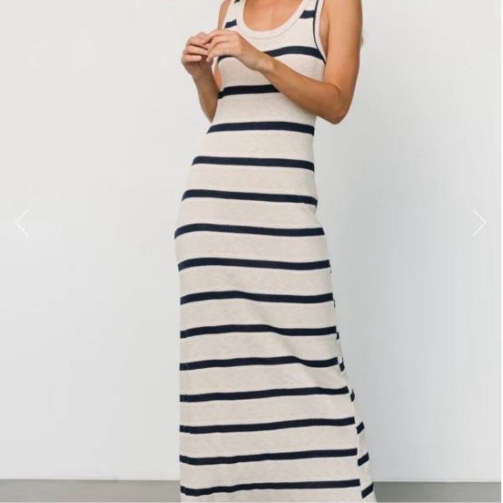 Gilli Blue and White Knit Maxi Dress Sleeveless Scoop Neck